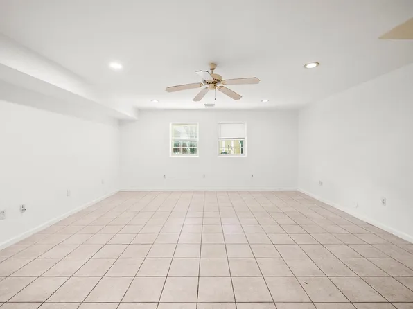 57 Storms Avenue image 14 of 26