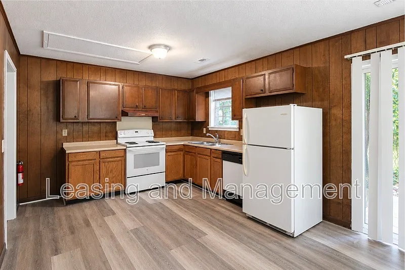 2 bed, 1.0 bath, 900 sqft, $1,530 — Photo 4