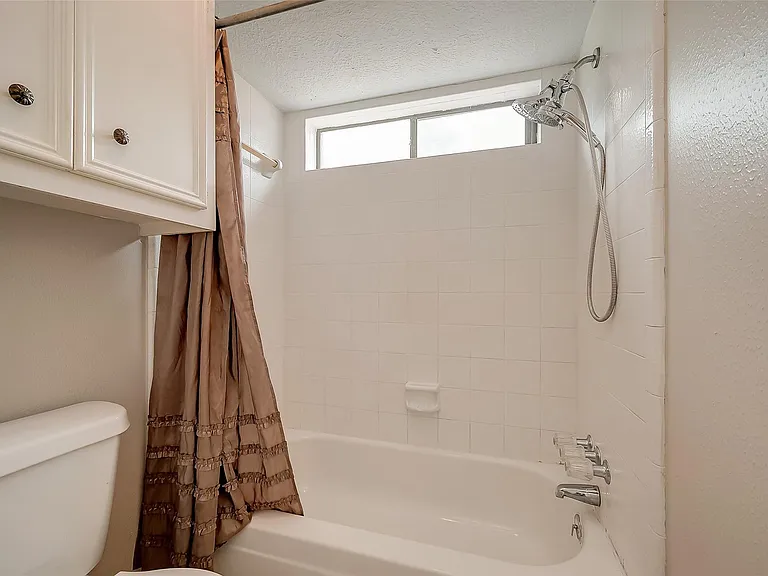 22114 Rockchester Dr — Photo 37