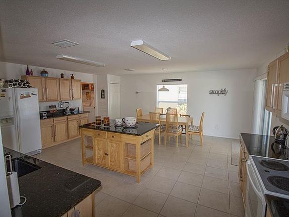 5th image of 13915 Jacobson Dr