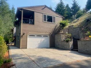 1077 Canyon Ter, Coos Bay, OR