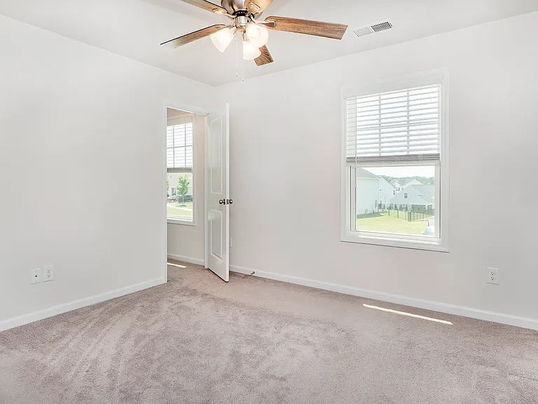 3 of 3 secondary bedroom.
HUGE closets in all rooms