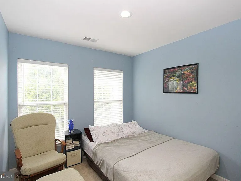 44269 Cornish Ln — Photo 11