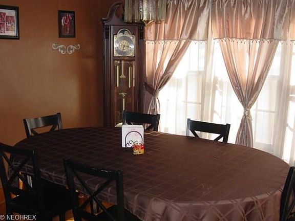 4th image of 5127 Mahoning Ave