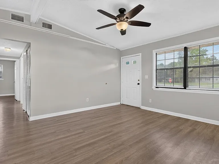 255 Woodside Dr — Photo 7