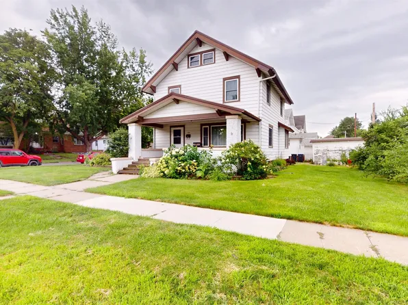 120 E 1st St, Storm Lake, IA 50588