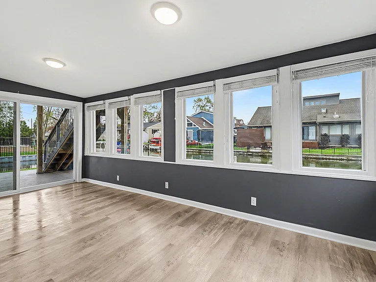 1430 Rossdale Dr — Photo 10