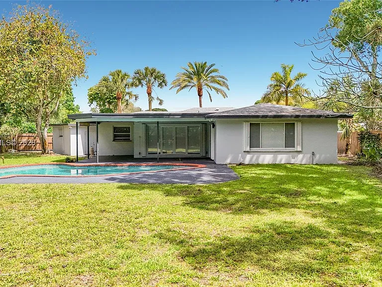 4330 SW 7th St — Photo 59