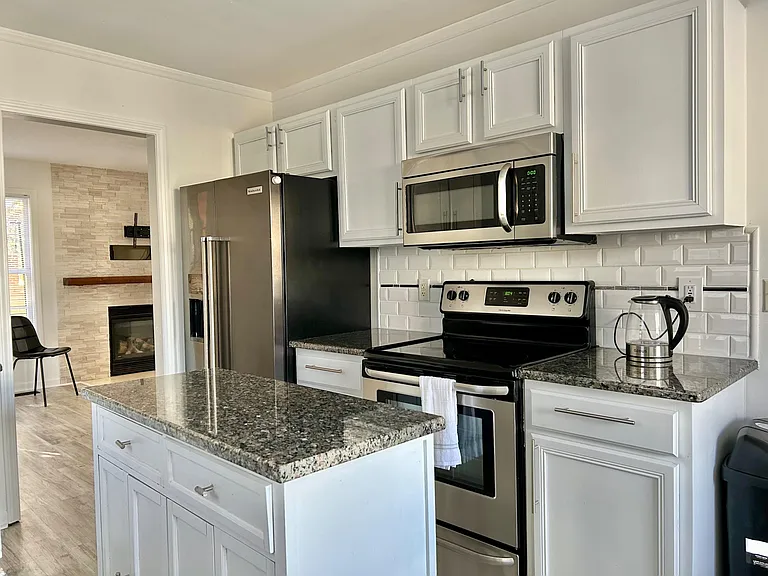 All working appliances - Pots/Pans/ Basic Cooking needs