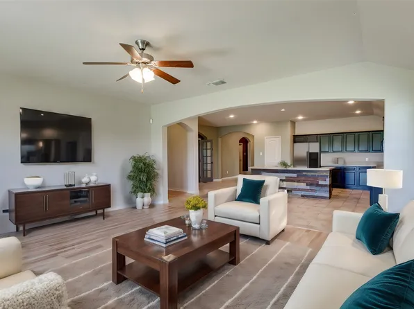 5160 Royal Springs Dr, Forney, TX 75126