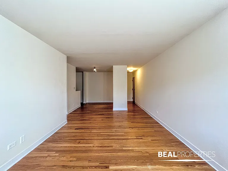 625 W Wrightwood — Photo 48