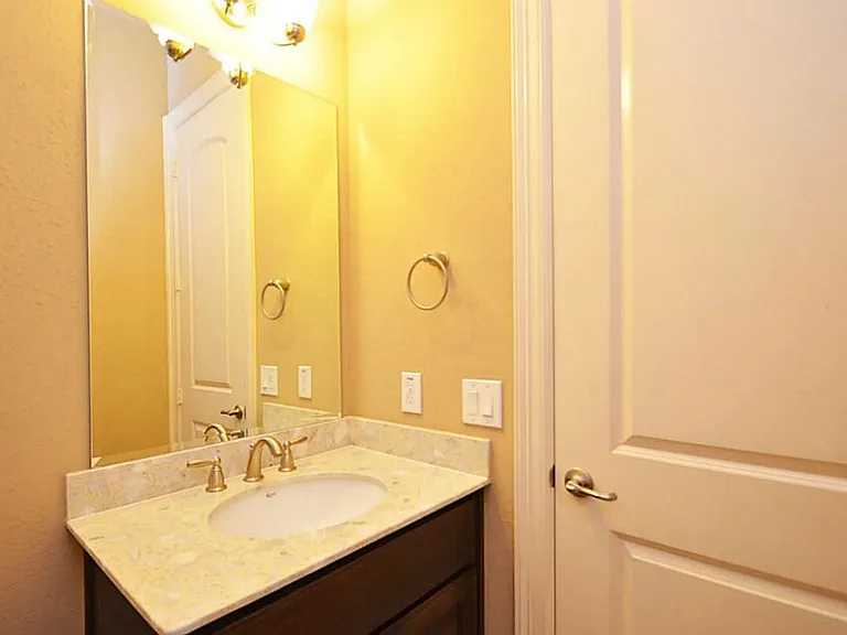 4802 Fairford — Photo 19