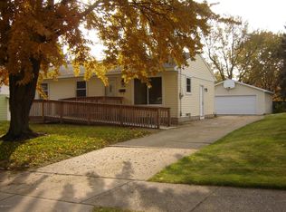 1014 38th St SW, Wyoming, MI 49509