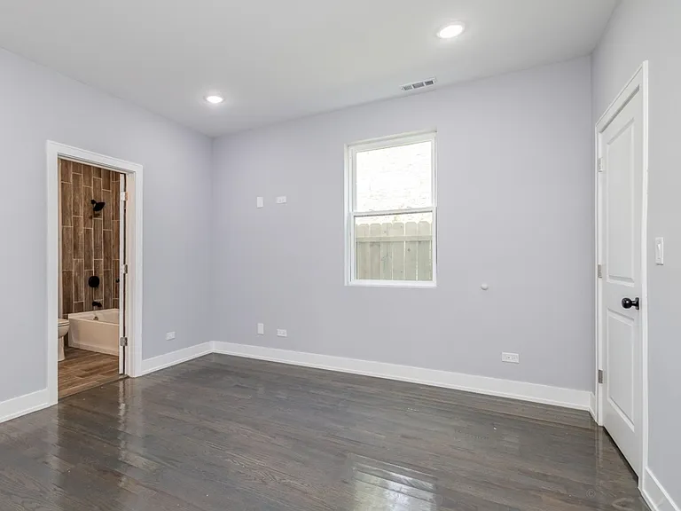 6334 S Langley Ave #3 — Photo 10