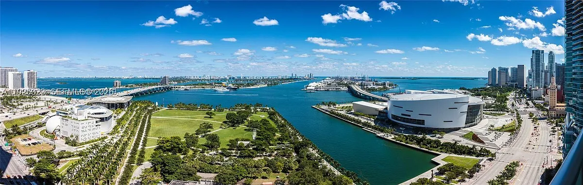 Building Photo - 900 Biscayne Blvd #2604
