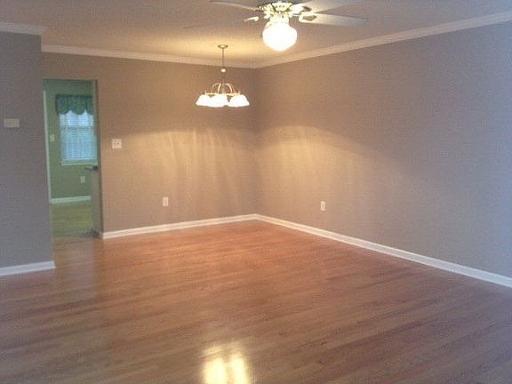 2nd image of 100 Woodstone Dr APT 28