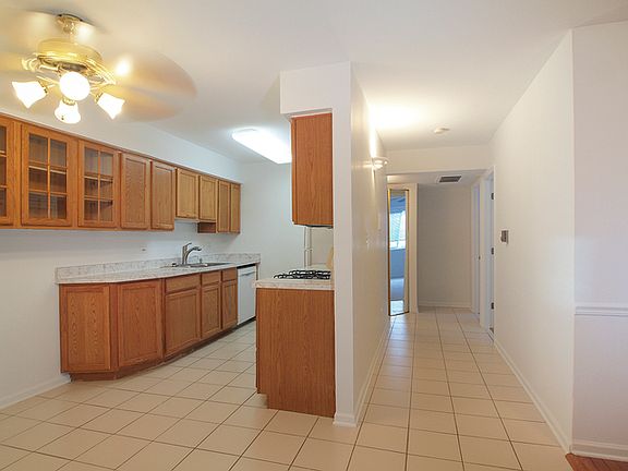 5th image of 1533 N Windsor Dr APT 116