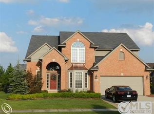 45420 Yorkshire Dr, Macomb, MI 48044