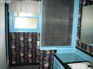 1306 Lookingglass Rd, Roseburg, OR 97471