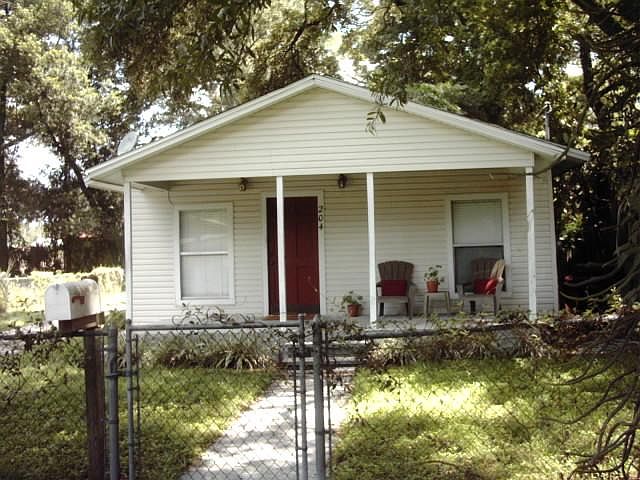 1st image of 204 E Hamilton Ave