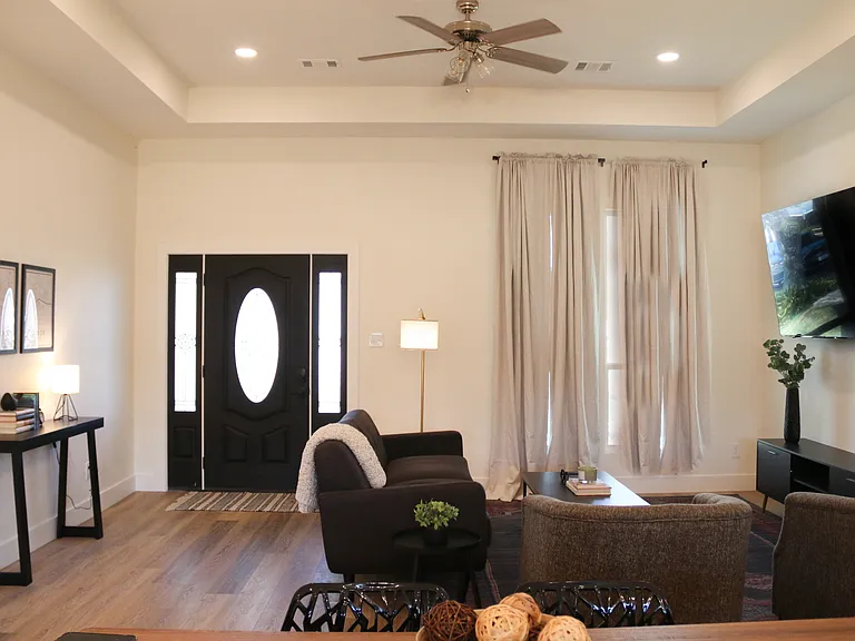 340 Concord St — Photo 11