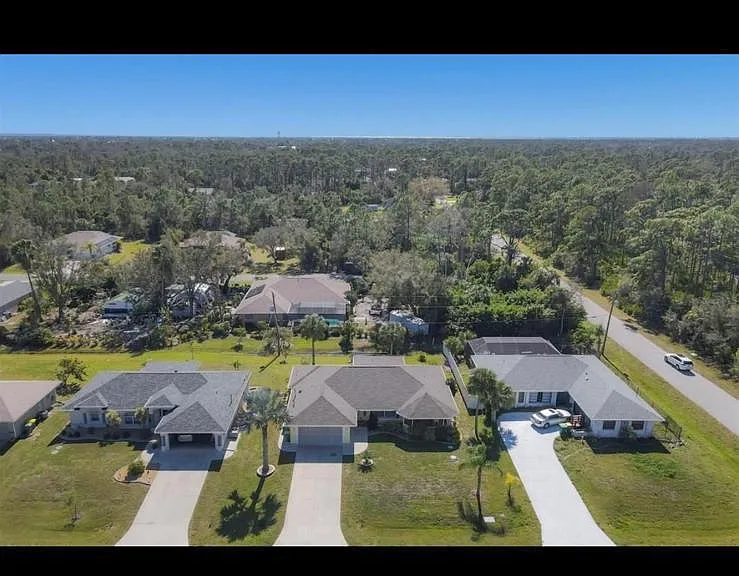 18327 Lamont Ave — Photo 5