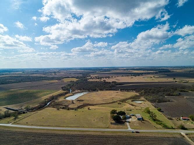 1st image of 900 County Road 450