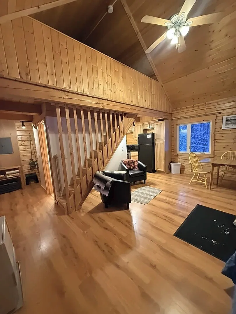 Cozy 1 Bed Cabin in the Trees Partially Furnished w/ Laundry & Running Water 10 Min to Eielson AF... — Photo 4