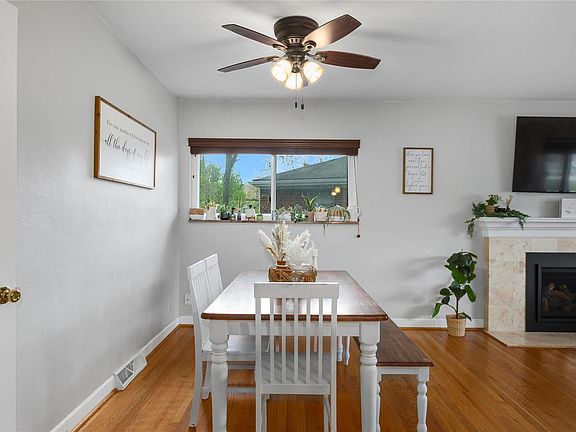4th image of 9604 Greenview Dr