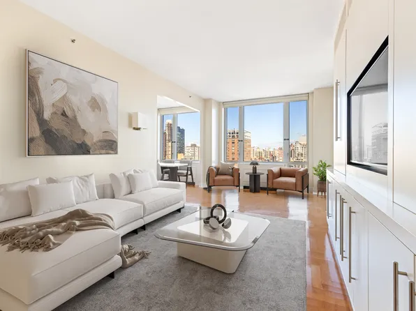 401 East 60th Street image 1 of 19