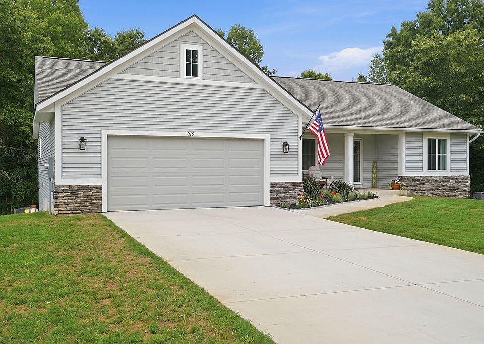 1st image of 919 Armintrout Ridge Ct