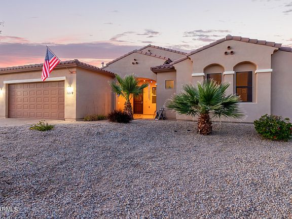 4th image of 1212 E DESERT Drive