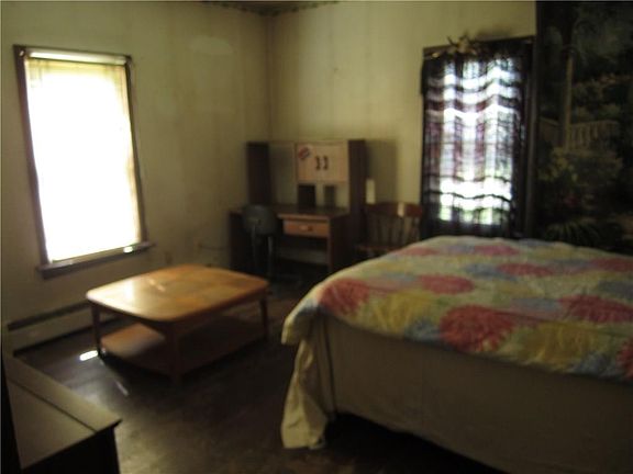 4th image of 10904 Archer St