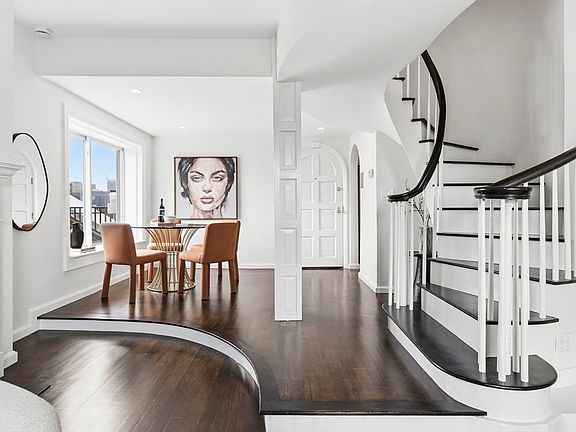 5th image of 124 Beacon St #Penthouse 1