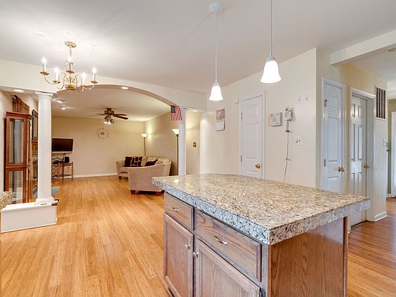5th image of 2824 Pulpit Hill Ct
