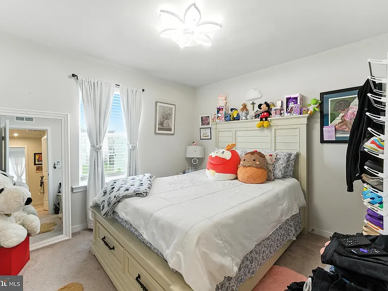 406 Honeyberry Ln — Photo 26
