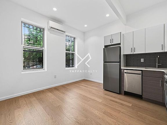 2nd image of 663 Mac Donough St