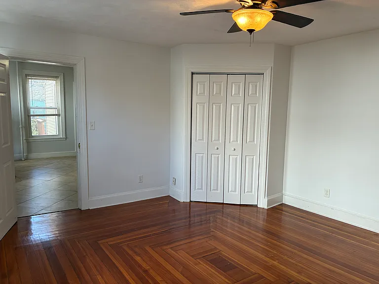 77 King St #1 — Photo 10