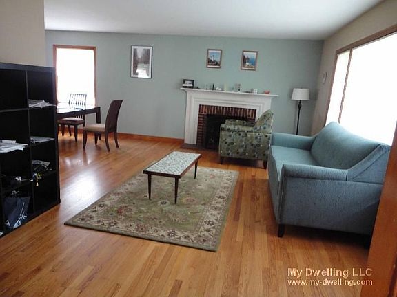 5th image of 4672 N Ardmore Ave