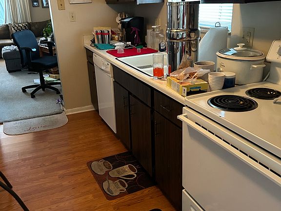 5th image of 281 Downing Pl #281