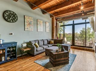 1250 W Van Buren St APT 214, Chicago, IL 60607