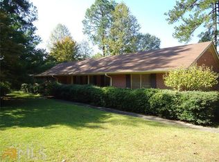 305 Georgian Ter, West Point, GA 31833