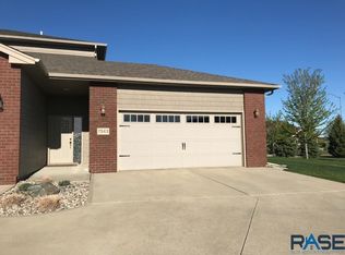 7543 S Grand Arbor Pl, Sioux Falls, SD 57108