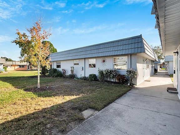 5th image of 202 BEDFORD TRAIL #112