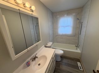 448 8th Ave SW, Wells, MN 56097