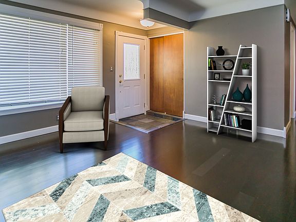 4th image of 23120 Playview St