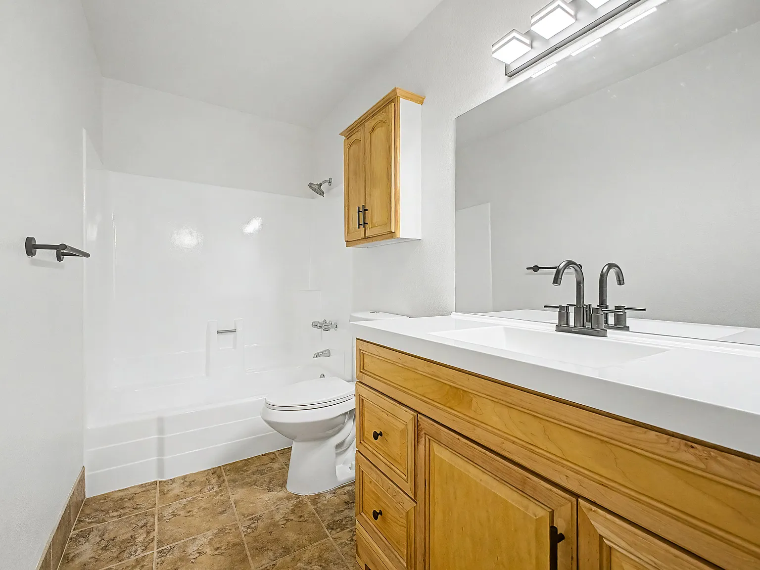 4 bed, 1855 sqft, $3,500 — Photo 4