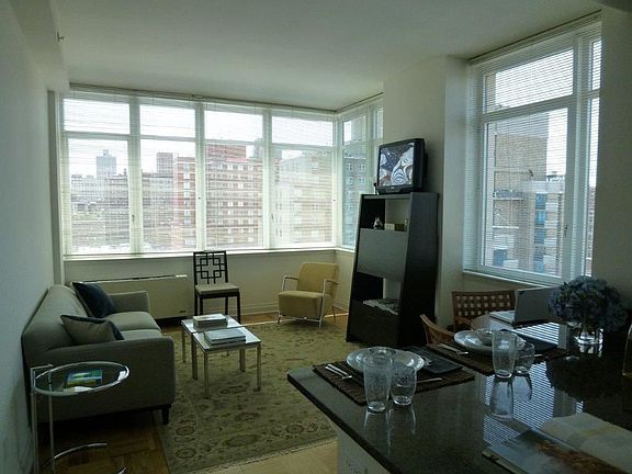 3rd image of 1510 Lexington Ave APT 12T