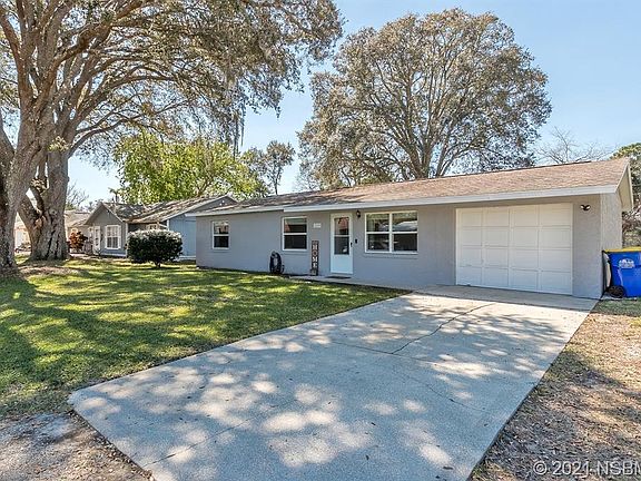 3rd image of 2924 Travelers Palm Dr