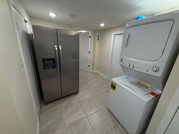 4th image of 77 Laidlaw Ave #4